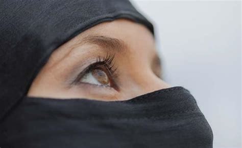 Hijab Wearing Muslim Women Face Discrimination In Uk Report