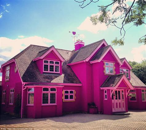 The Pink Paradise Guest House In Esplete With Unicorn