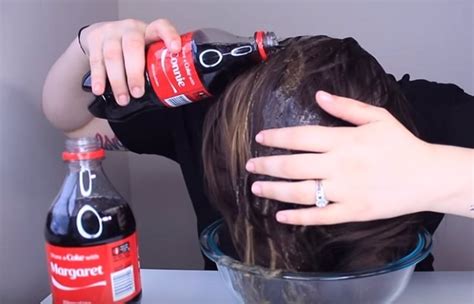 Coca Cola para lavarse el pelo: un truco de belleza viral ...