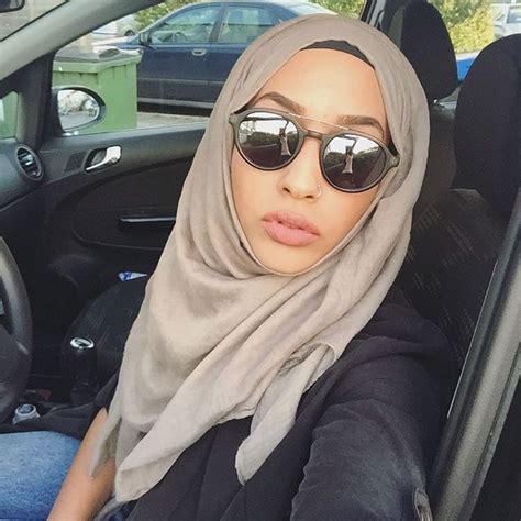 H Ms First Hijabi Star Modesty And Modeling Go Hand In Hand Al