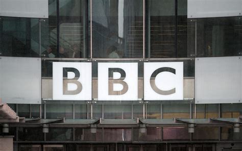 Bbc Editor Carrie Gracie Quits Over Gender Pay Row And Accuses Firm Of Breaking Equality Law