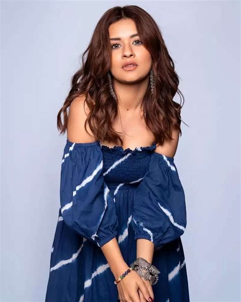 Photo Gallery Actress Avneet Kaur Wreaked Havoc In An Off Shoulder Blue Dress See Her Sizzling