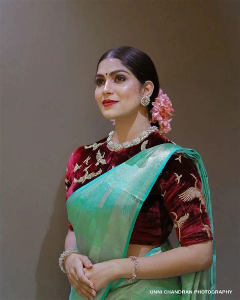 Malayalam Serial Actress Hot Photos Swasika In Saree Hot And Sexy
