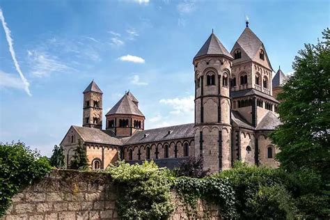 Romanesque Architecture Style Characteristics 8 Examples
