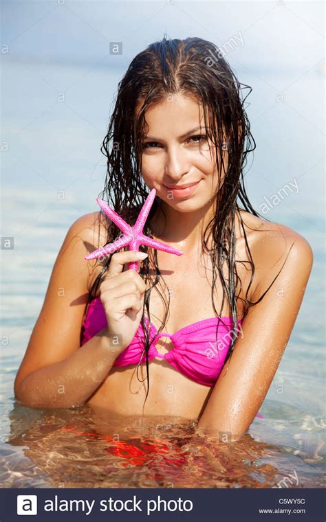 Einen Bikini Tragen Fotos Und Bildmaterial In Hoher Aufl Sung Alamy