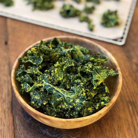 Cheesy Dehydrated Kale Chips With Nutritional Yeast