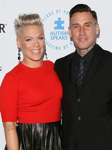 Pink And Carey Pink And Husband Celebrity Couples Carey Hart