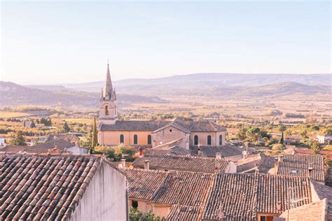 Luberon France Ultimate Guide To The Picturesque Villages Happily