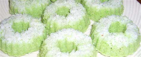 Membuatnya sendiri pun cukup mudah. Resep Kue Putu Ayu Ajiiibb | in-resep
