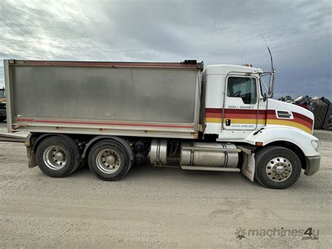 Buy Used 2012 Kenworth T403 Tipper Trucks In Pinkenba Qld