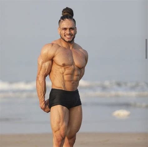 Pin By Izz Kdl On Indian Bodybuilders Indian Bodybuilder Mens