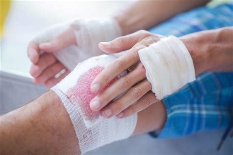 Blog How To Treat Severe Bleeding Main Line Health
