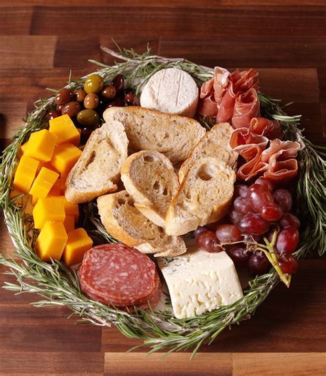 Use the phrases to complete the sentences. Antipasto Wreath | Recipe | Appetizers for party, Potluck ...