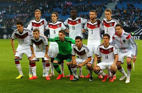 Germany and chelsea defender antonio rudiger will continue to wear a mask throughout euro rudiger only spent one match on the sidelines before returning to the heart of chelsea's defence as. Beim Testspiel der DFB-Elf gegen Polen machte VfB ...