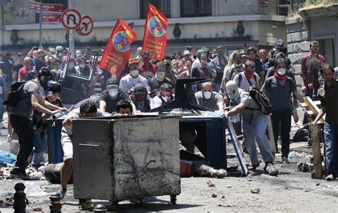 Turkey Protests Continue As Police Withdraw From Taksim