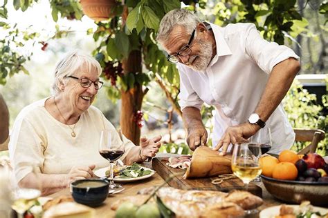 Top Benefits Of The Mediterranean Diet For Seniors Discovery Village