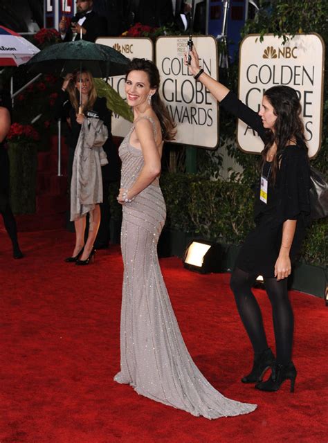 Jennifer Garners Versace Dress For Golden Globes 2010 Stylefrizz