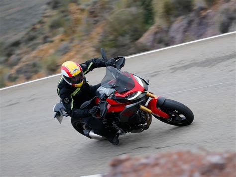 Even its exciting design demonstrates how much fun curve hunters will have on it. BMW F900XR (2020-on) Review