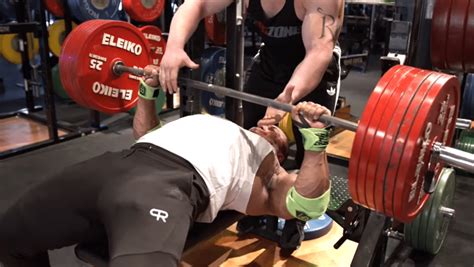 Powerlifting Vs Bodybuilding Bench Press Whats The Difference