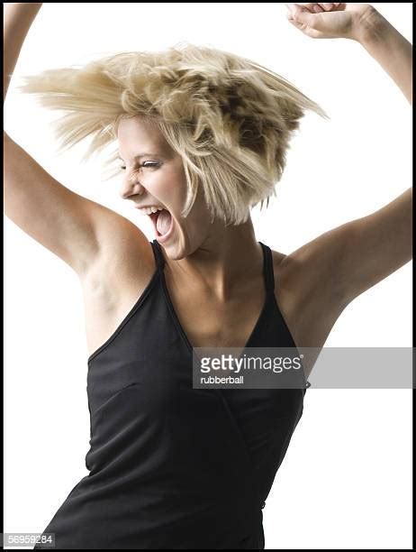 Hot Blonde Dancing Photos Et Images De Collection Getty Images