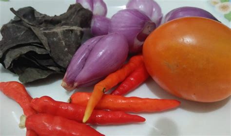 Tips bikin cilok empuk dan kenyal, dari pilih tepung sampai cara rebus. Resep Sambal Mentah Mantap : Resep Sambal mentah limo oleh ...