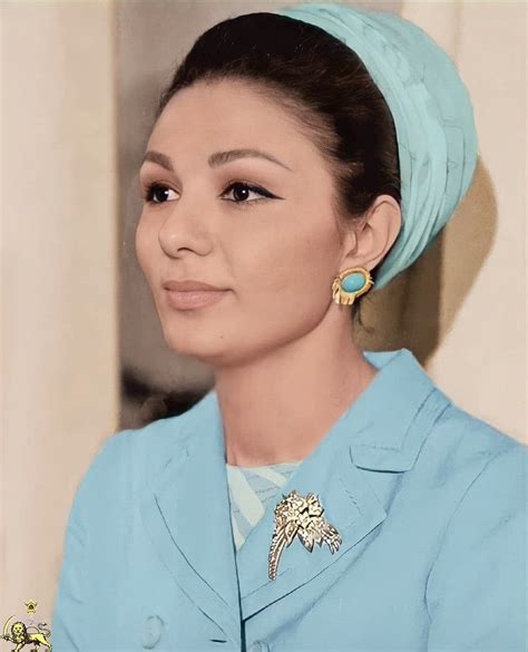 Empress Farah Pahlavi Queen Of Iran Farah Diba Persian Fashion Farah