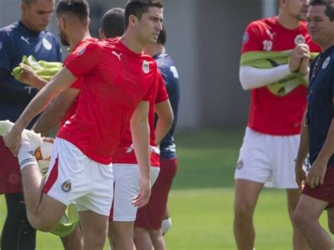 Jugador @clubpueblamx si aun estás buscando a la persona que cambiara tu vida, échale un ojo al espejo. Pumas y dos grandes más RECHAZARON a Santiago Ormeño, el ...