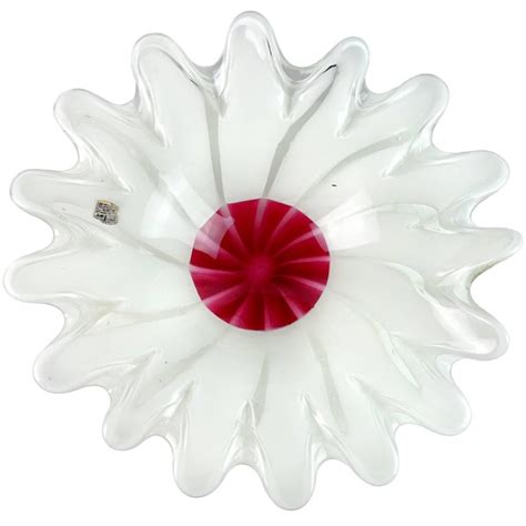 Fratelli Toso Murano White Red Center Italian Art Glass Flower Shaped