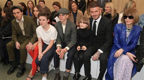 The beckham family is just. Η Οικογένεια Beckham στηρίζει τη Βικτώρια | Infokids.gr