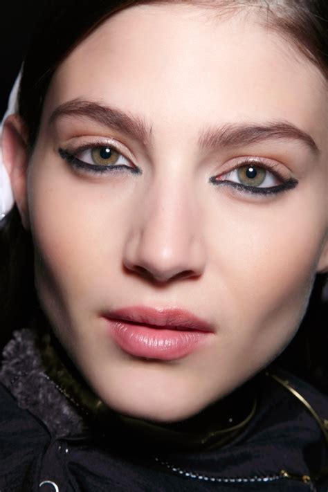 The Coolest Way To Wear Bottom Eyeliner Stylecaster