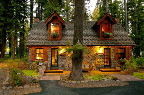 Lake Tahoe Photo Via Lorna Small Lake Houses Lake House Cottage