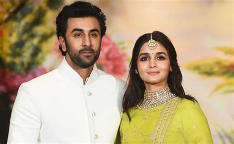 Viral Alia Bhatt And Ranbir Kapoor Spotted Together Amid Lockdown
