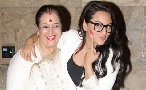 Mothers Day Special Sonakshi Sinhas Special Plans For Her Mom Bollywood Bubble