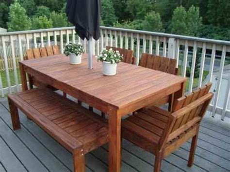 How do you make your own outdoor furniture? 18 DIY Outdoor Dining Room Tables
