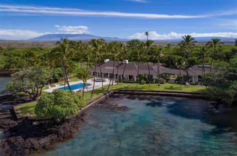 Luxury Homes with Glorious Views - Hawaii Real Estate Market & Trends