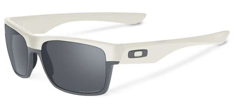 oakley heaven and earth twoface sunglasses matte white black iridium polarized oo9189 22 £135