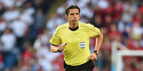Barca psg / prolongation de neymar au psg : Très critiqué pour ses erreurs, l'arbitre de Barça-PSG ...