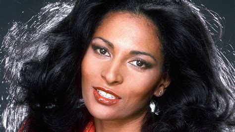 Pam Grier Has A Warning For Cheating Partners Don T Worry About My Guns Worry About My