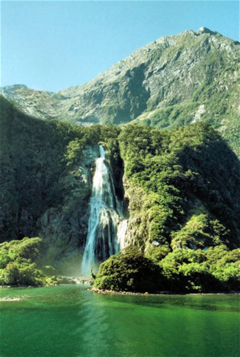 Living Travel New Zealand South Island Milford Sound