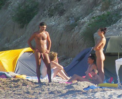 Man With Huge Dick On Nude Beach Xxx Porn
