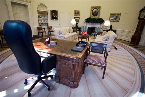 We offer presidential and white house office accessories from pens, portfolios, customized paperweights, air force one models to décor that includes. Secrets of the Oval Office's Resolute Desk, Used by Every ...