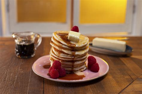 Heat pan on medium for about 10 minutes. Gusto Worldwide Media - Buttermilk Pancakes