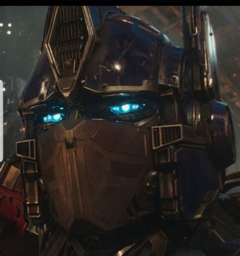 Transformers Detailed Look At Optimus Prime Gen 1 Look In Bumblebee