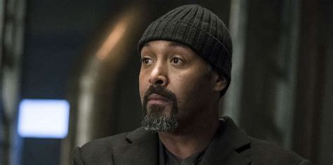 The Flash Jesse L Martin Is Taking A Medical Leave Of Absence