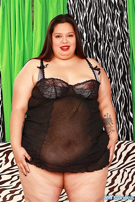 Fatty Slut Lorelai Givemore Gets Naked Jeffs Models