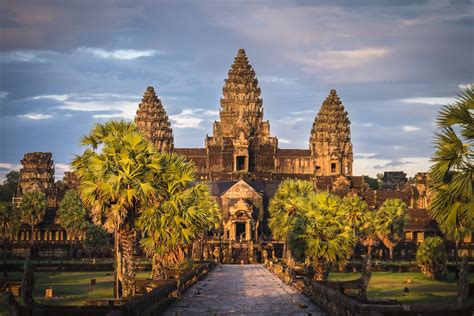 This unesco world heritage site was built in the early 12th whatever way you go to angkor wat, you will need to pass through a checkpoint where your tickets will be inspected. Temple d'Angkor : Une destination de rêve | Cosy H