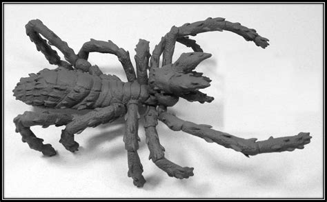 Once camel spiders sees their victim, they mash it into a pulp by sawing the body with its jaws. Giant Solifugid, Spiny | Mortal Arrow