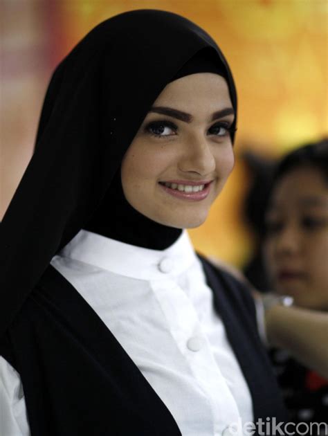 Nisma Bahanan Grand Finalis Sunsilk Hijab Hunt Cantik Berdarah Arab