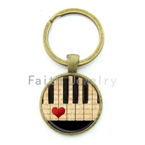 Fashion Classic Piano Keyboard Keychain Charming Romantic Red Heart