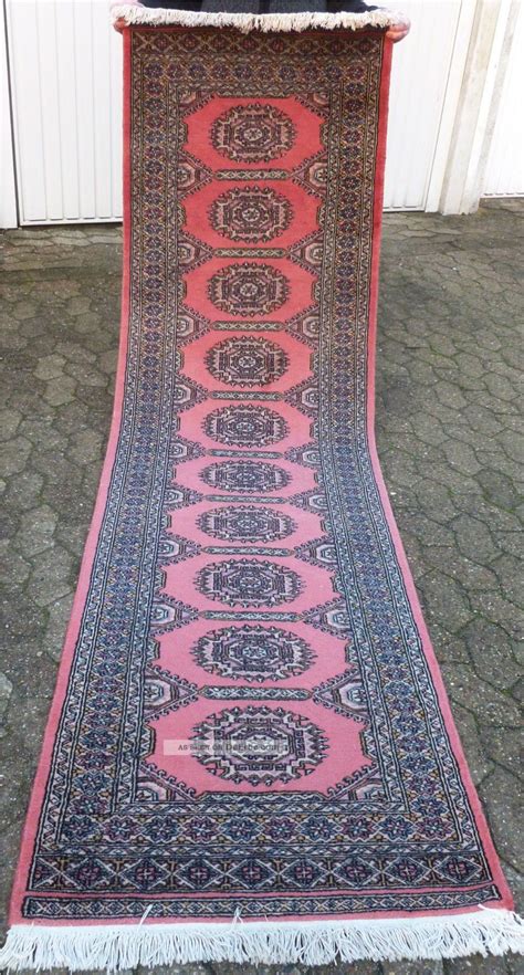Um ihnen als kunde die wahl des richtigen produkts wenigstens ein natürlichen klein wenig leichter zu machen. HandgeknÜpfter Orientteppich Karachi Rose Teppich LÄufer ...